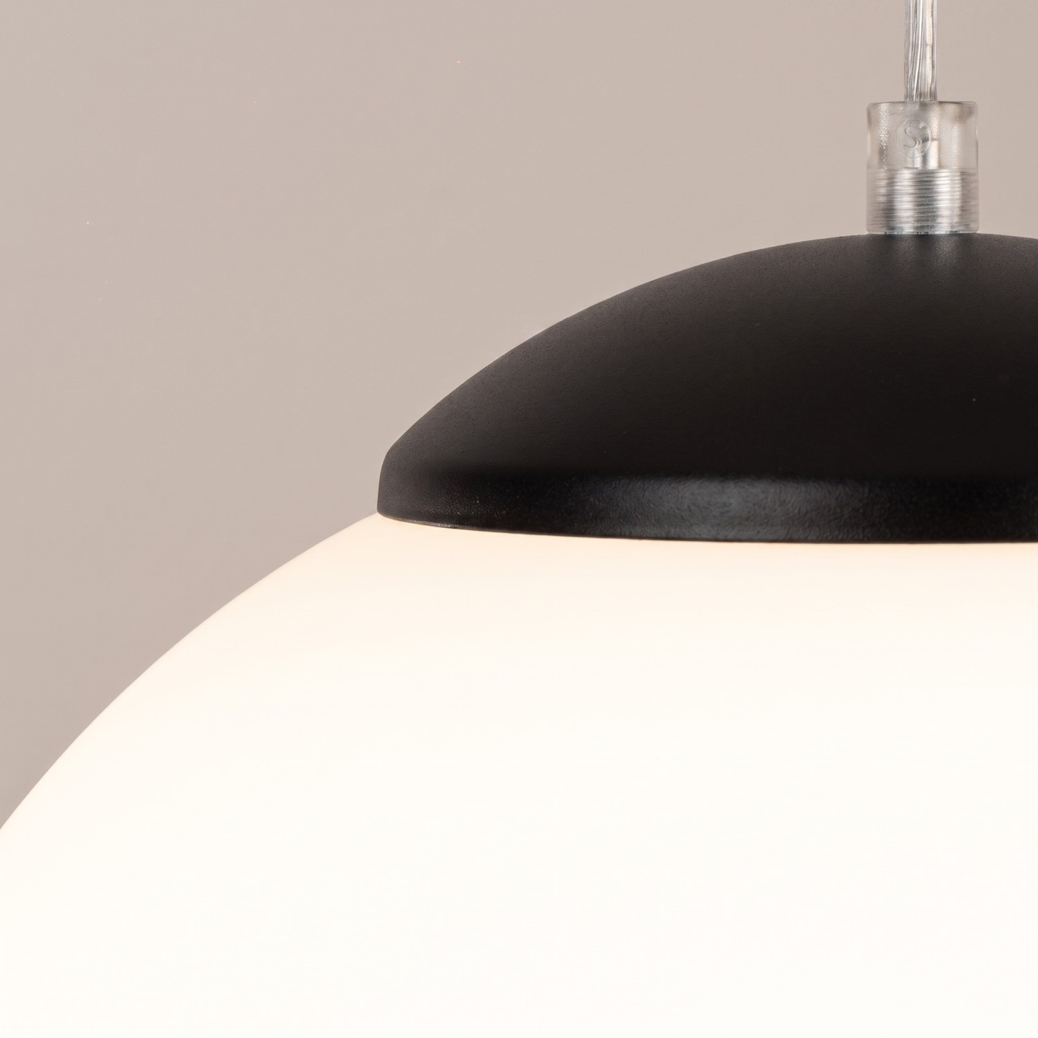 Lampa wisząca UGO 20 czarna Lampa wisząca UGO 20 czarna