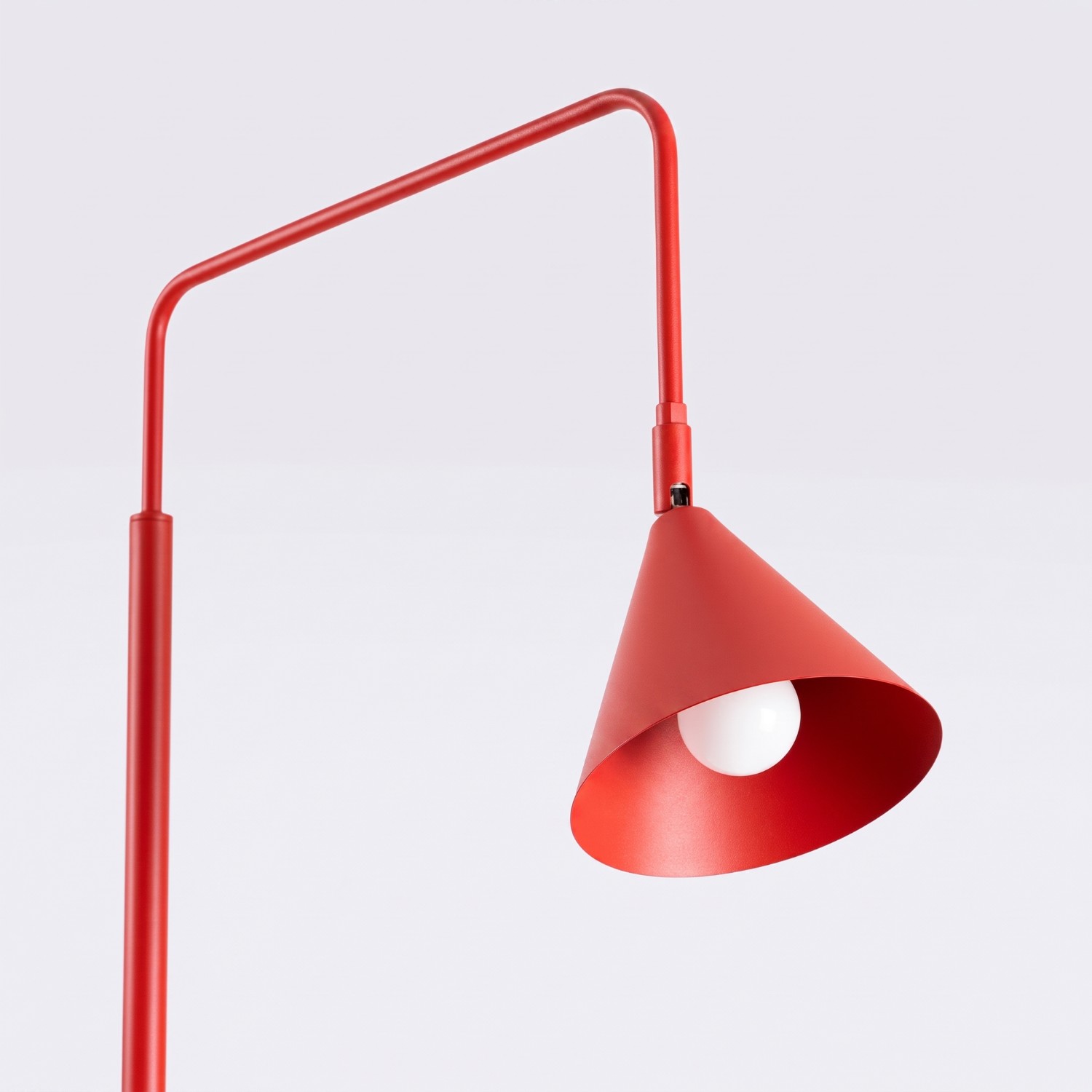 Lampa podłogowa NOX czerwona Lampa podłogowa NOX czerwona