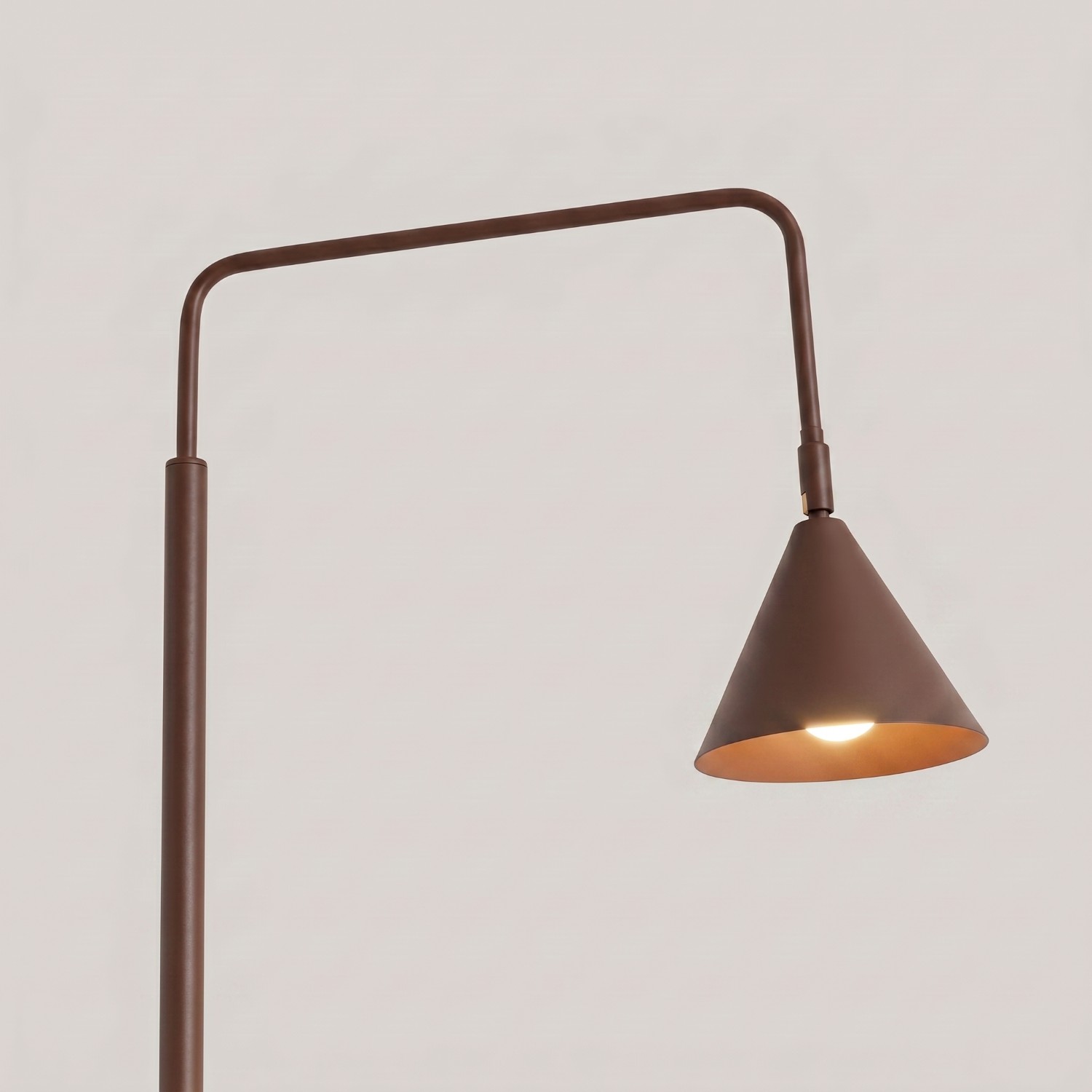 Lampa podłogowa NOX brązowa Lampa podłogowa NOX brązowa