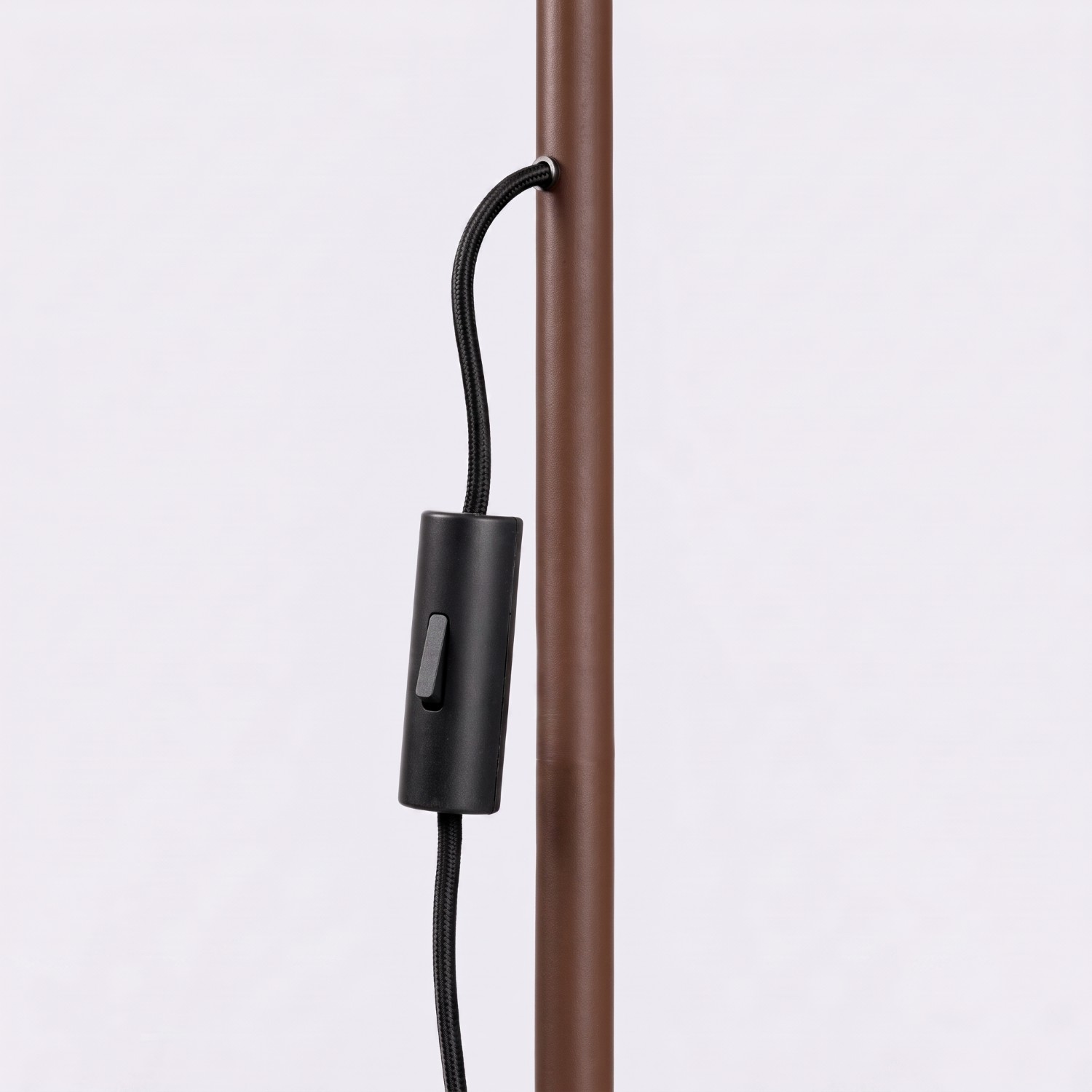 Lampa podłogowa NOX brązowa Lampa podłogowa NOX brązowa